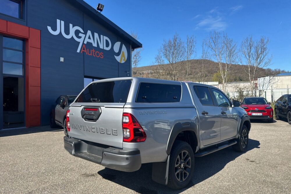 Hilux 2.8 204 BVA INVINCIBLE HARDTOP 2026 occasion 73730 Cevins