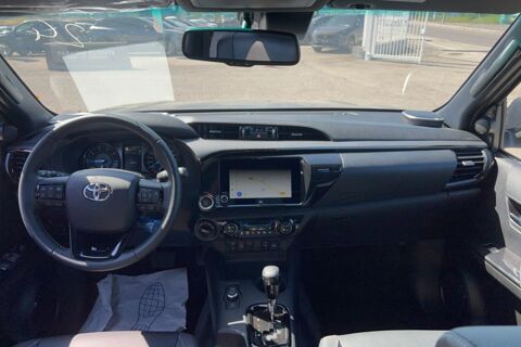 Hilux 2.8 204 BVA INVINCIBLE 4PL 2026 occasion 73730 Cevins