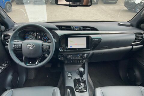 Hilux 2.8 204 BVA INVINCIBLE 4PL 2026 occasion 73730 Cevins