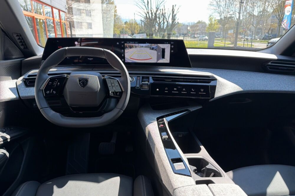 5008 HYBRID 145 E-DCS6 ALLURE PLUS 2025 occasion 73730 Cevins