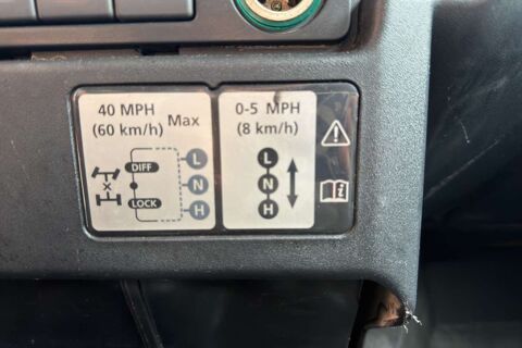 Defender 130 PICK UP 2.2 TD4 122 BACHE 2014 occasion 73730 Cevins