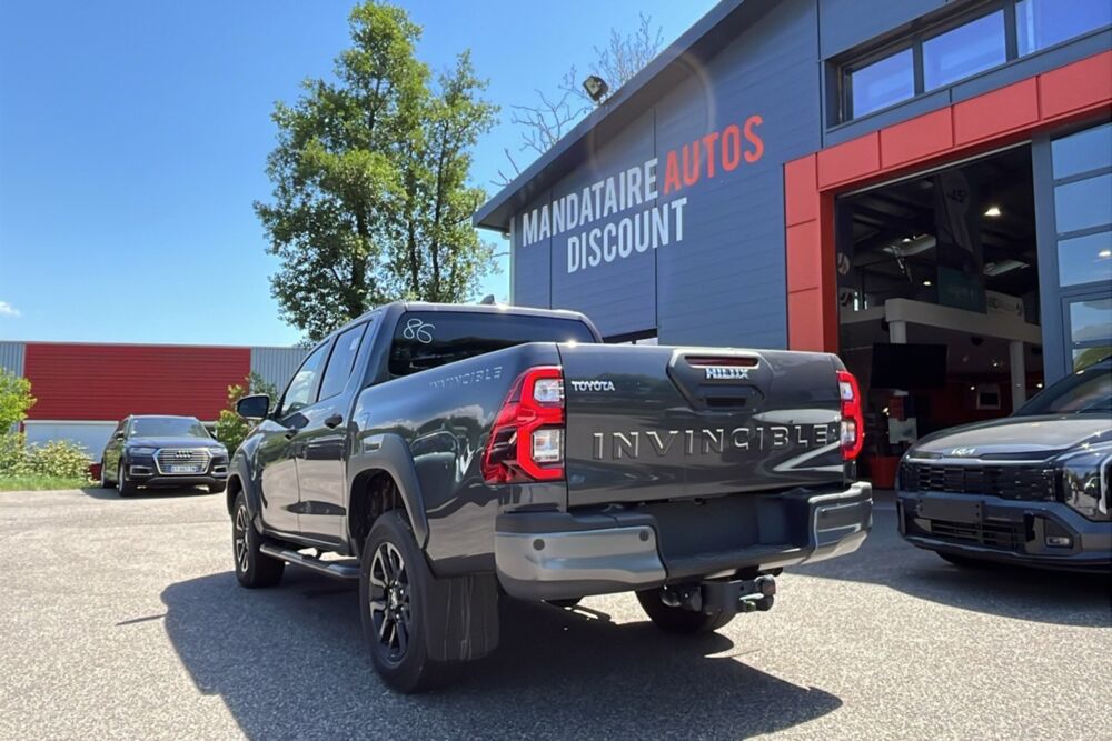 Hilux 2.8 204 BVA INVINCIBLE 4PL 2026 occasion 73730 Cevins
