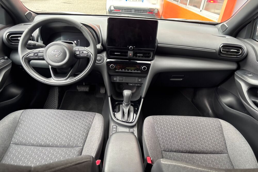 Yaris Cross HYBRIDE 130 DESIGN CARGO 2026 occasion 73730 Cevins