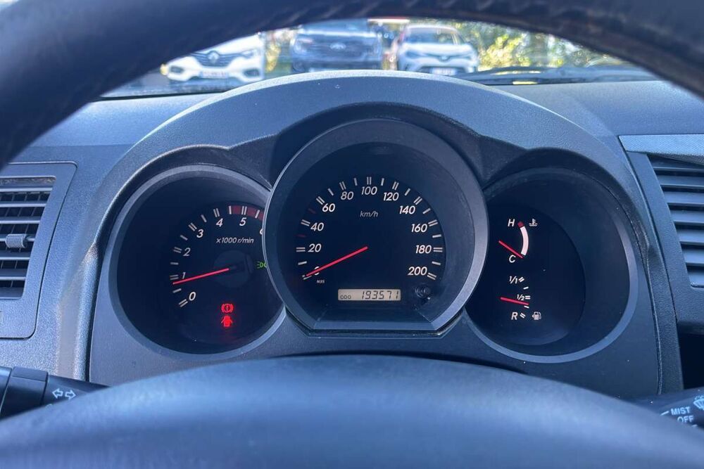 Hilux 3.0 171 LEGENDE 2CAB BVM5 2008 occasion 73730 Cevins