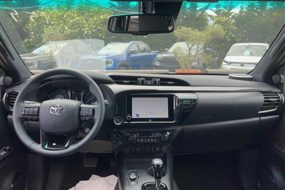 Hilux 2.8 204 BVA INVINCIBLE 4PL 2026 occasion 73730 Cevins