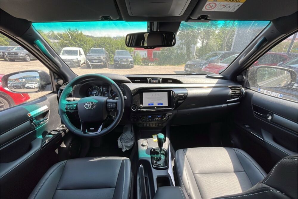 Hilux 2.8 204 BVA INVINCIBLE 4PL 2026 occasion 73730 Cevins