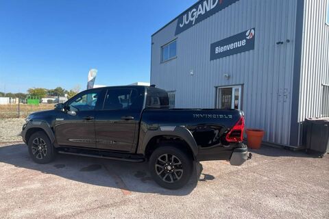 Hilux 2.8 204 BVA INVINCIBLE 4PL 2026 occasion 73730 Cevins