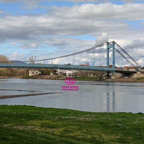   Serrires sur les quais du Rhne studio  entirement quip 29m2 au 1er tage Appartement - 1 pice(s) - 30 m