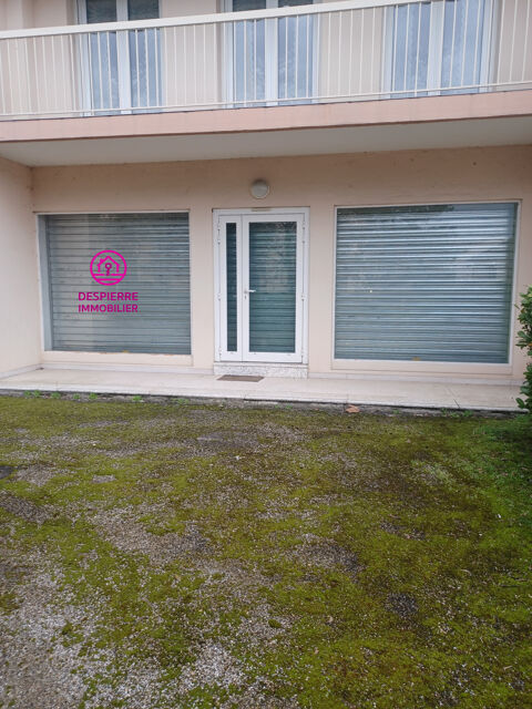 ROUSSILLON, local professionnel 45 m2 environ en rez de chaussée 49000 38150 Roussillon