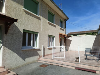  Immeuble � vendre 211 m�