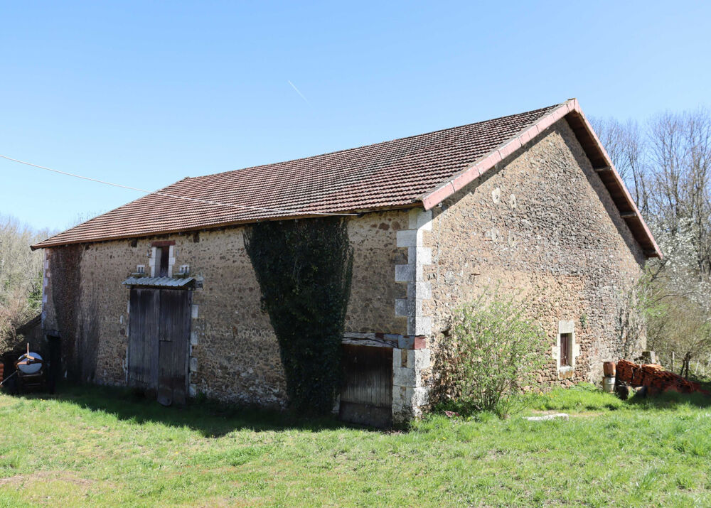 Vente Autre Ensemble de deux granges à Pressignac Pressignac