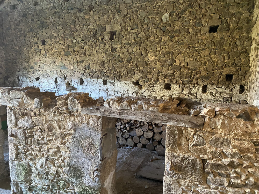 Vente Maison Grande grange de plus de 200m2 � Verneuil sur 2800m2 de terrain Verneuil