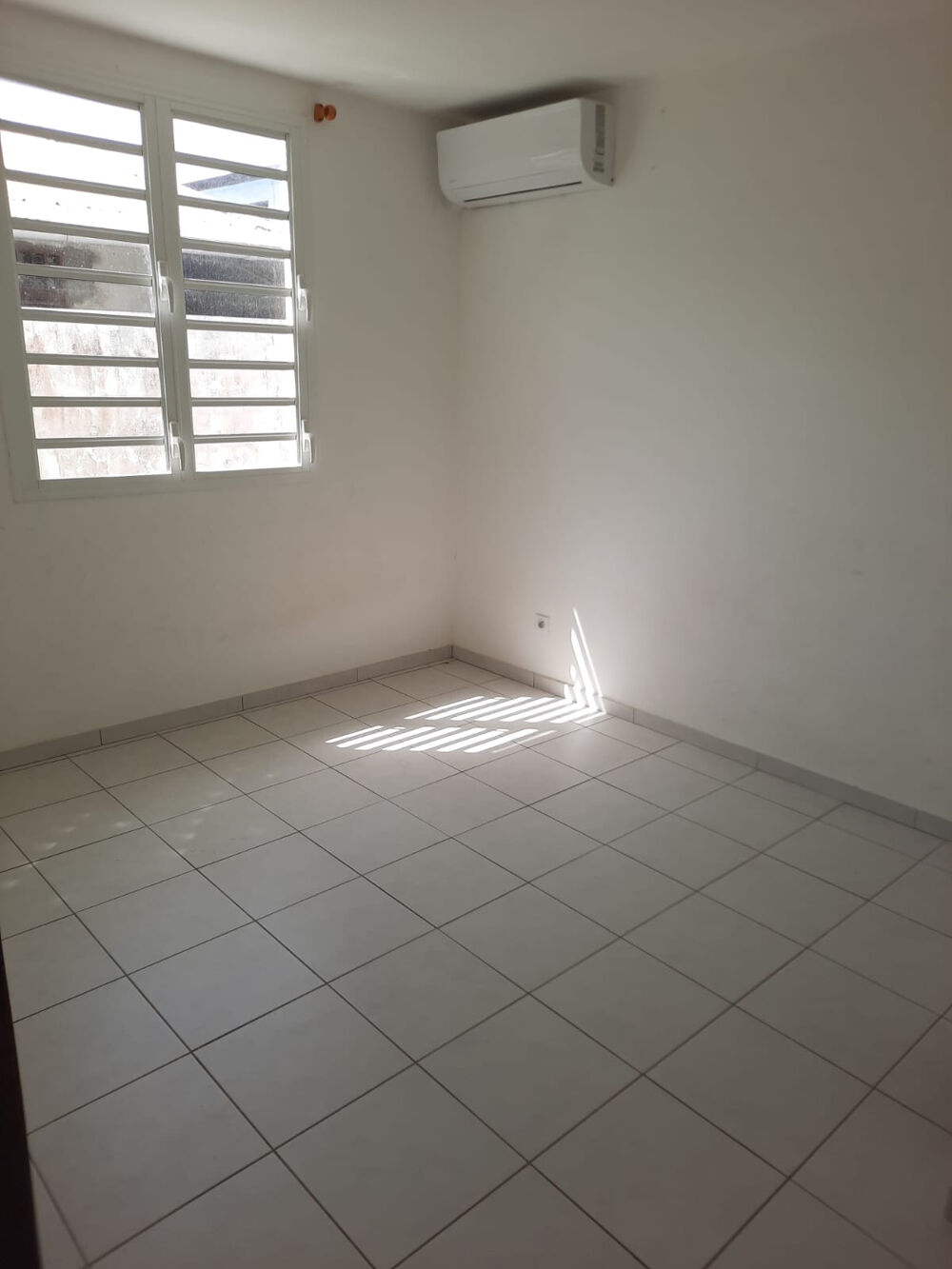 APPARTEMENT T2 - CAYENNE- GUYANE