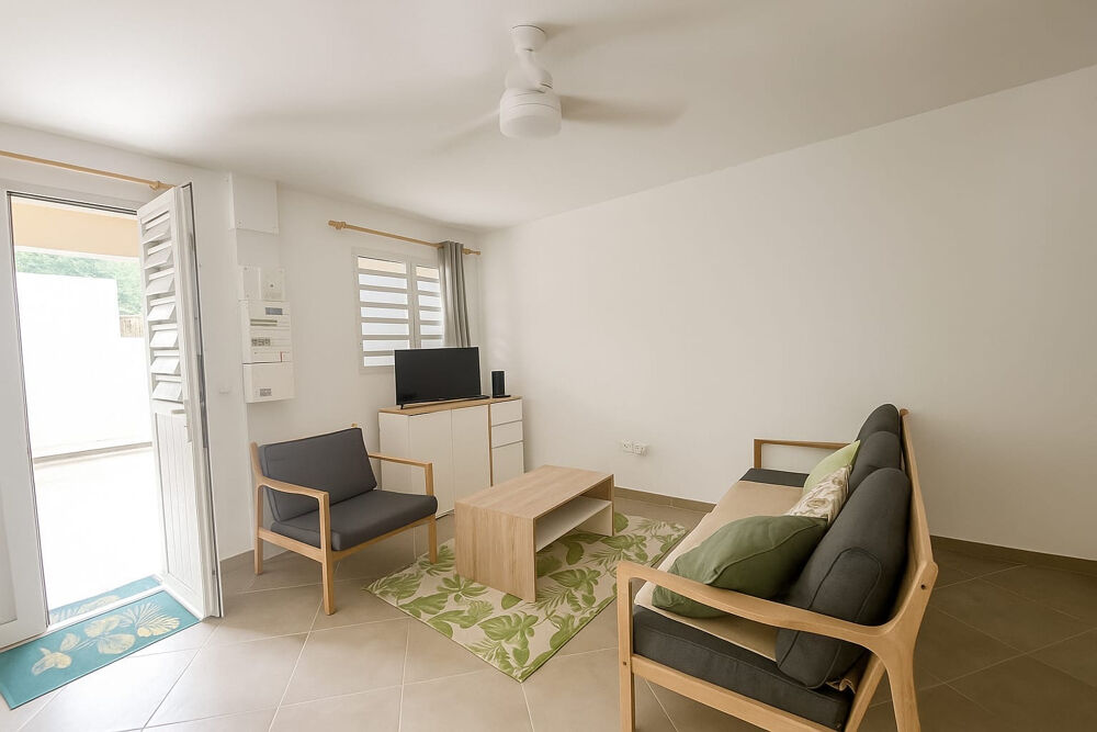   T3 cosy centre du bourg (ext�rieur + parking) DOM-TOM, La Trinit� (97220)