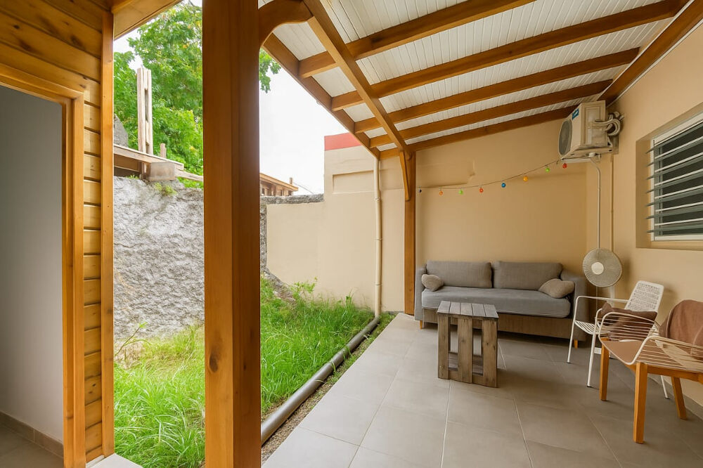   T3 cosy centre du bourg (ext�rieur + parking) DOM-TOM, La Trinit� (97220)