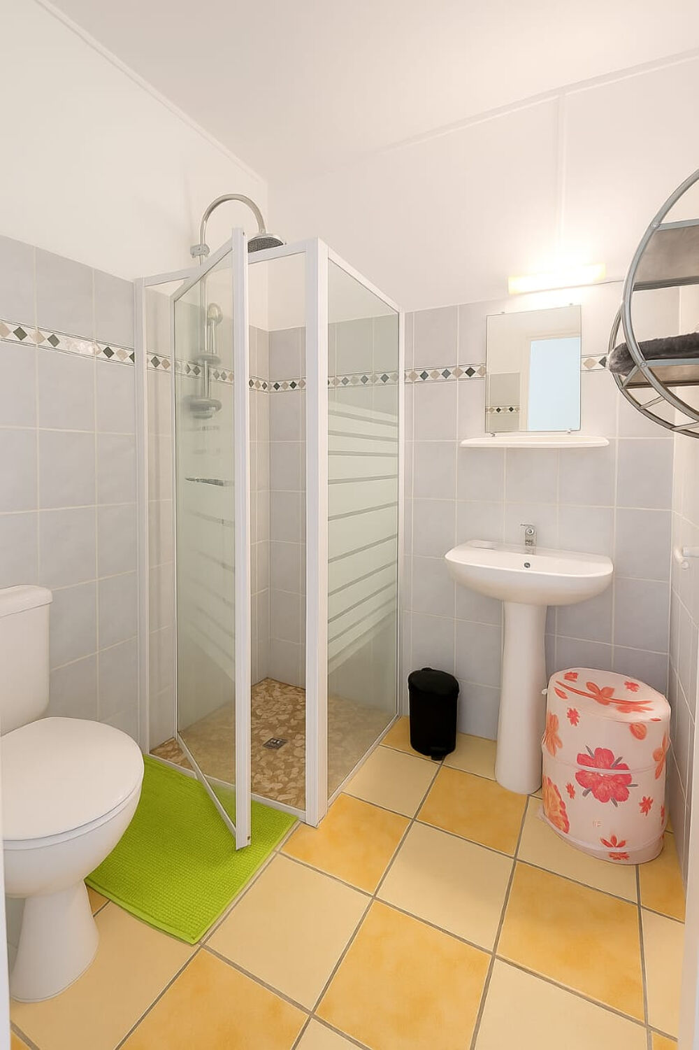   T2 confort avec terrasse et jardin DOM-TOM, La Trinit� (97220)