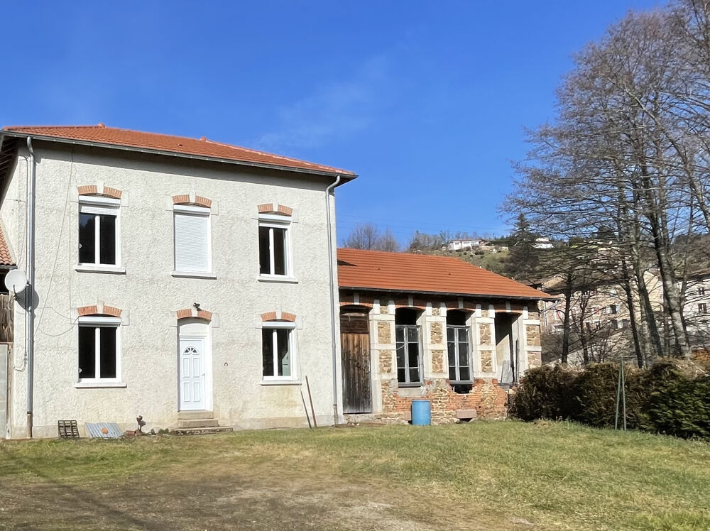 Maison avec dépendances et grand terrain attenant