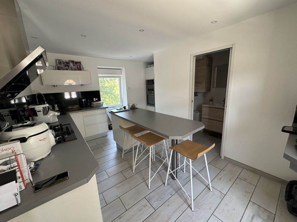 EXCLUSIVITÉ Authentique maison en pierre à fort potentiel !