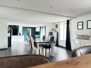  Maison � vendre 8 pi�ces 245 m�