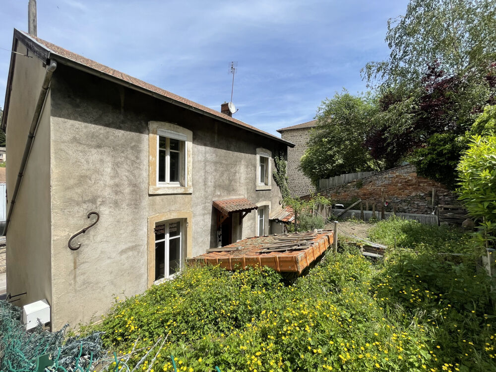 Maison de ville, jardin et dépendance