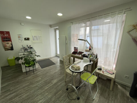 MUR COMMERCIAUX CENTRE AMPLEPUIS 39000 69550 Amplepuis