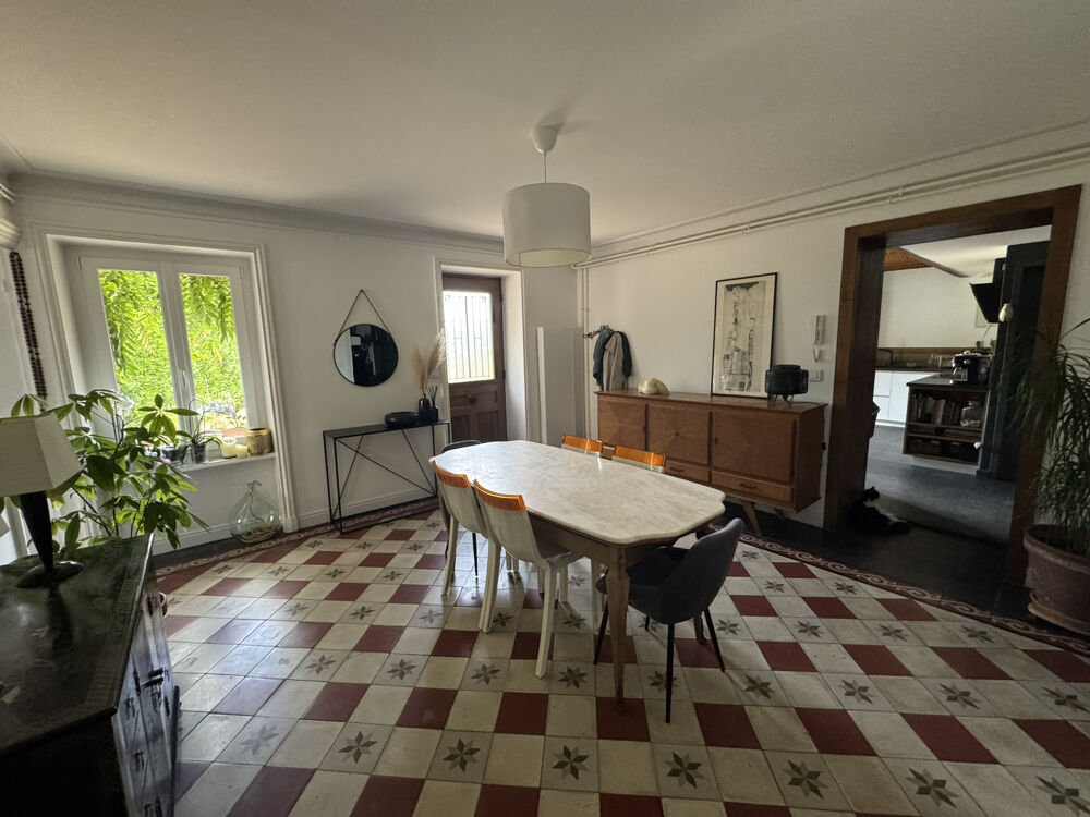 Coup de coeur pour cette élégante maison bourgeoise et sa cour intérieure
