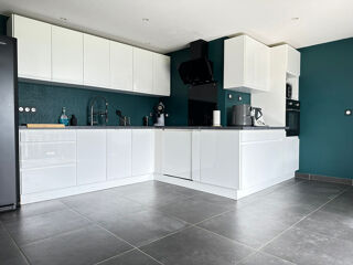  Maison  vendre 8 pices 245 m