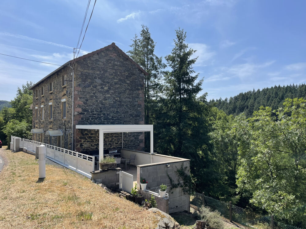 EXCLUSIVITÉ Authentique maison en pierre à fort potentiel !