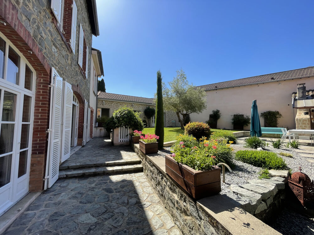 Maison 6 pièces 263 m² · à Amplepuis · 263 m² · 345 000 €