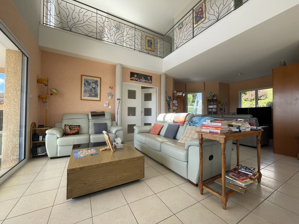 Vente Maison Très belle villa de 2007 avec 2300m2 de terrain Amplepuis