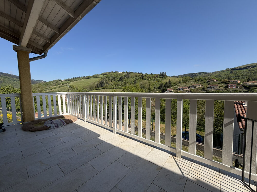 Vila avec sous sol complet et vue dégagée