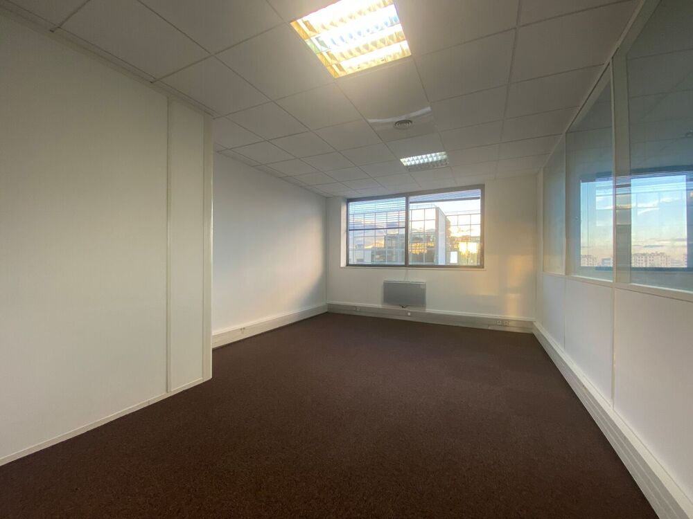   Bureaux - A LOUER - 497 m² divisibles à partir de 32 m² Ivry sur seine