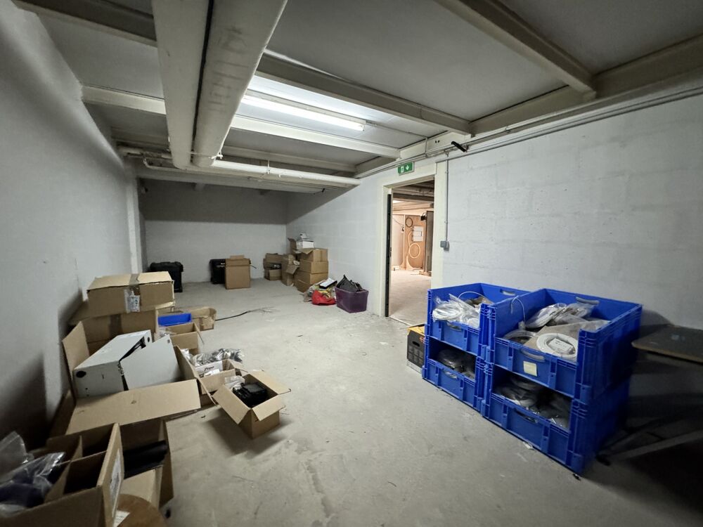   Locaux d'activité - A VENDRE - 413 m² non divisibles Montreuil