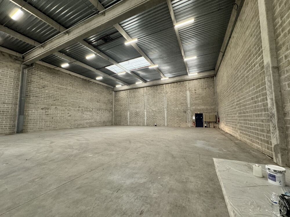   Locaux d'activité - A LOUER - 6 795 m² divisibles à partir de 1 386 m² Herblay