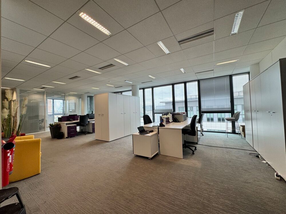   Bureaux - A LOUER - 760 m² divisibles à partir de 191 m² 