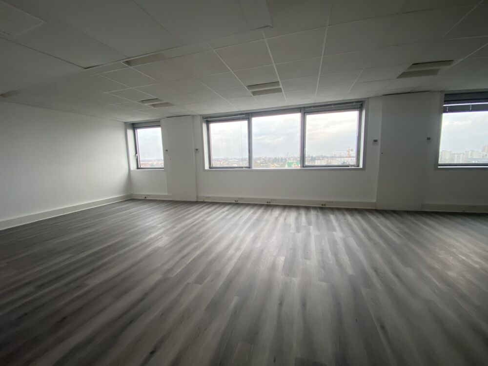   Bureaux - A LOUER - 3 667 m² divisibles à partir de 200 m² Noisy le grand