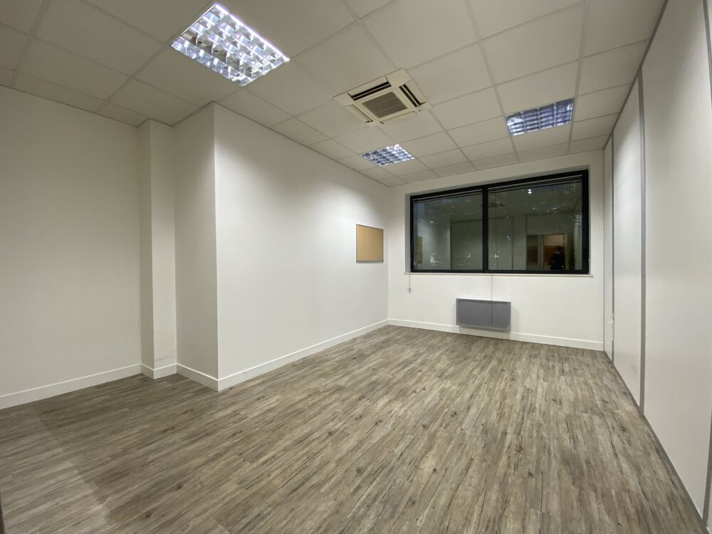   Bureaux - A LOUER - 287 m² divisibles à partir de 32 m² Ivry sur seine