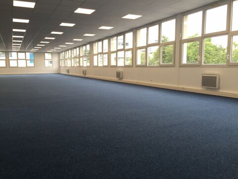   Bureaux - A LOUER - 255 m² non divisibles 