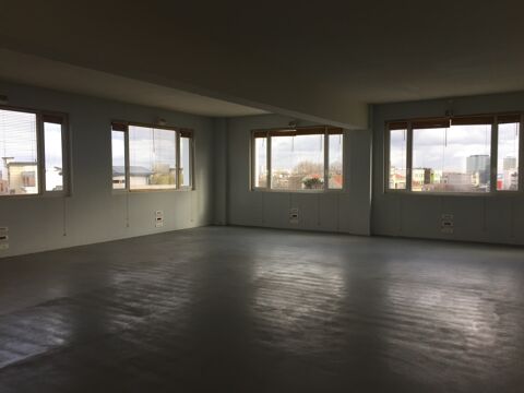   Bureaux - A LOUER - 460 m² divisibles à partir de 210 m² 