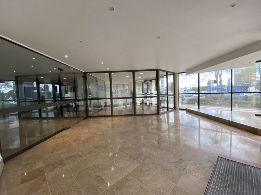   Bureaux - A LOUER - 138 m² non divisibles 