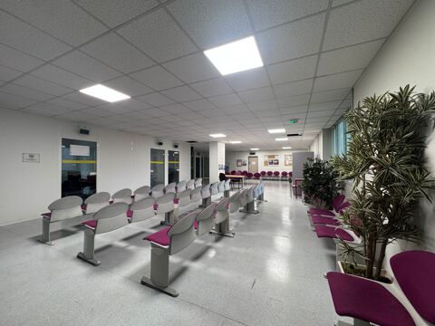  Bureaux - A LOUER - 2 840 m² divisibles à partir de 135 m² 