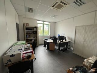   Bureaux - A LOUER - 135 m² non divisibles Pantin