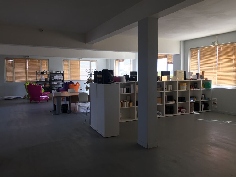   Bureaux - A LOUER - 250 m² non divisibles Montreuil