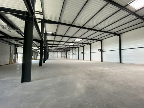   Locaux d'activité - A LOUER - 360 m² non divisibles 