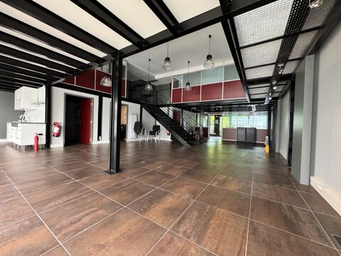  Bureaux - A LOUER - 251 m² non divisibles 