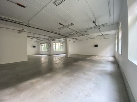  Locaux d'activité - A LOUER - 642 m² non divisibles 