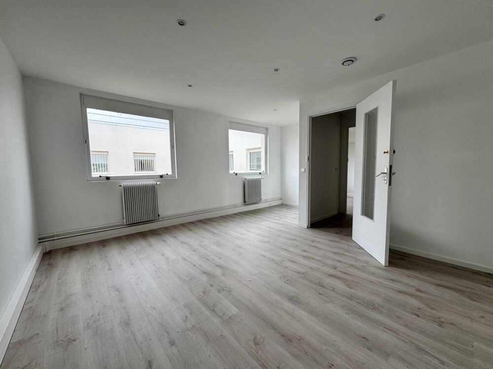   Bureaux - A LOUER - 105 m² non divisibles 