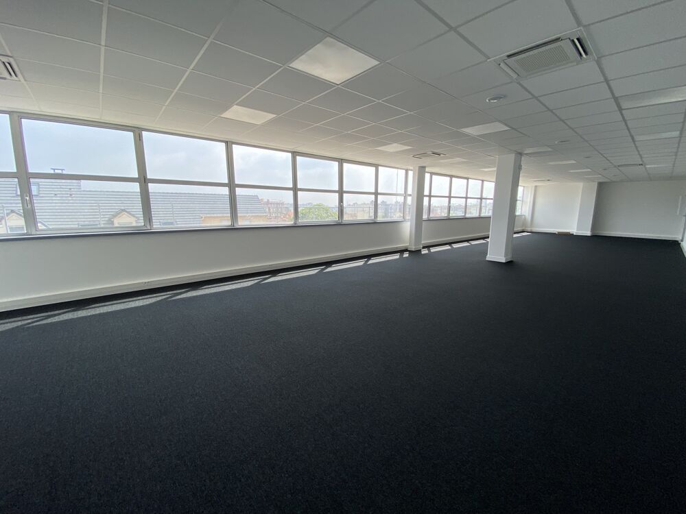   Bureaux - A LOUER - 135 m² non divisibles Alfortville