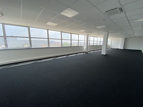   Bureaux - A LOUER - 135 m² non divisibles 