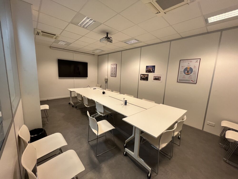   Bureaux - A LOUER - 2 840 m² divisibles à partir de 135 m² Pantin